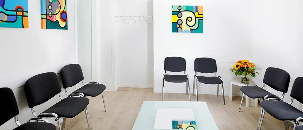 Das Bild zeigt unser Wartezimmer